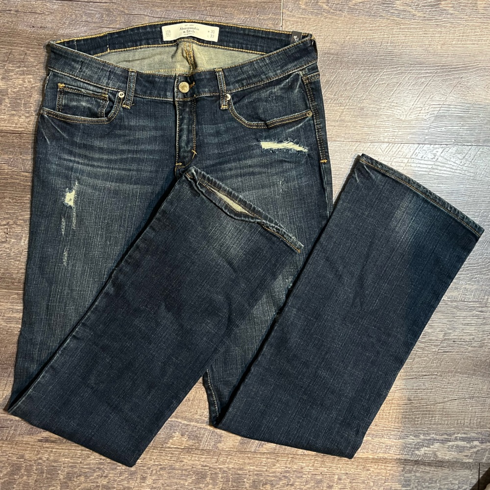 NWT Abercrombie & Fitch Women's Dark Blue Straight Jeans